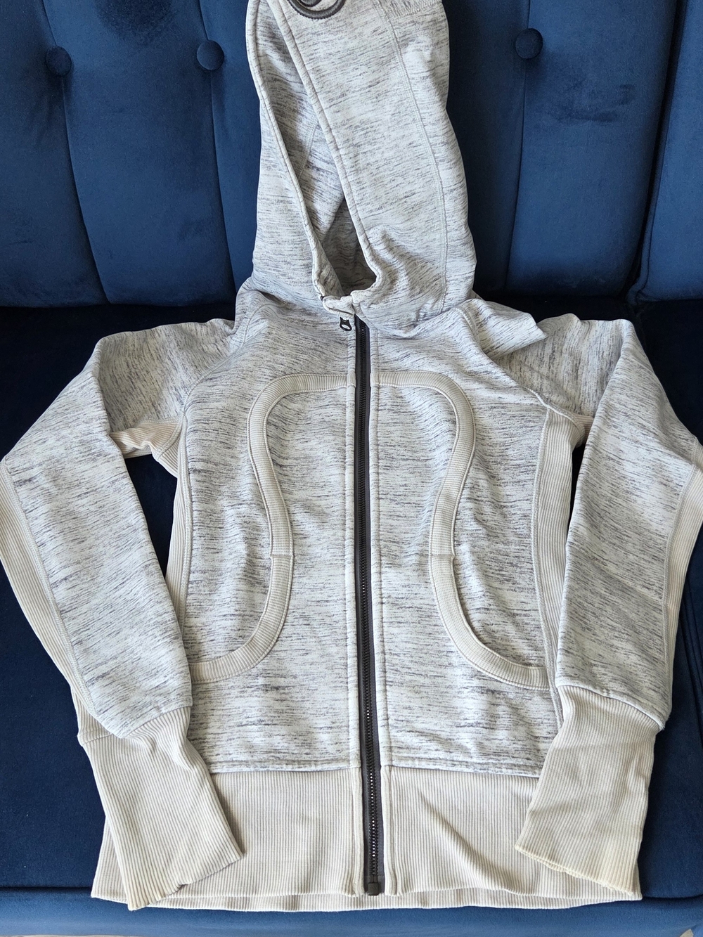LAST 24 HRS Lululemon athletica Light Heather Gray Zip Hoodie